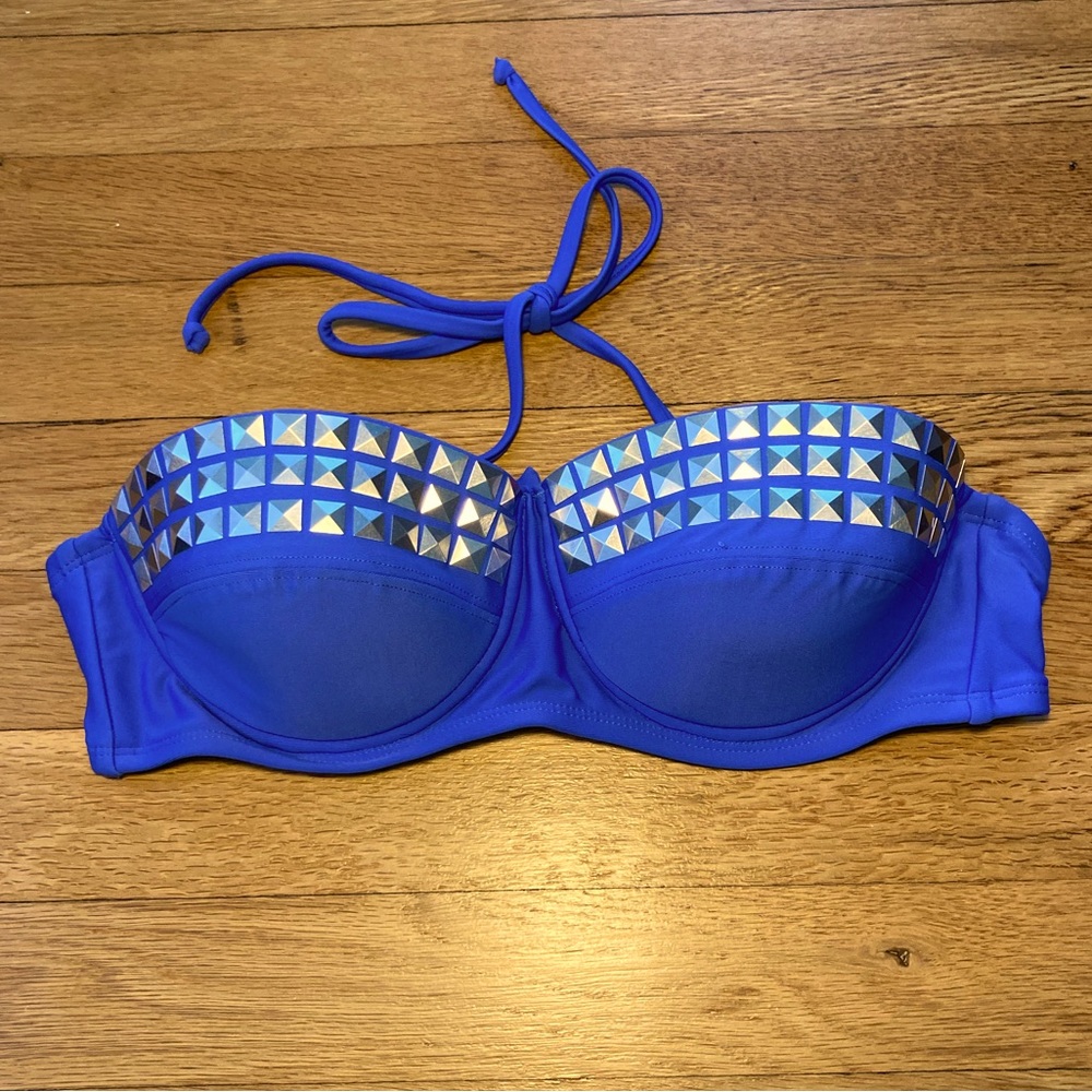 NWT Xhilaration Blue Studded Bikini Top